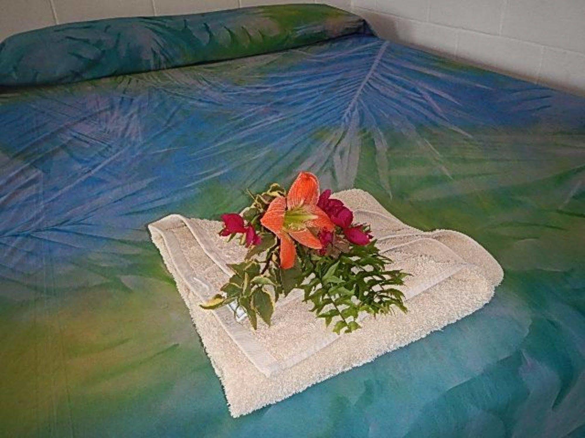 Reef Motel - Aitutaki Arutanga Eksteriør billede